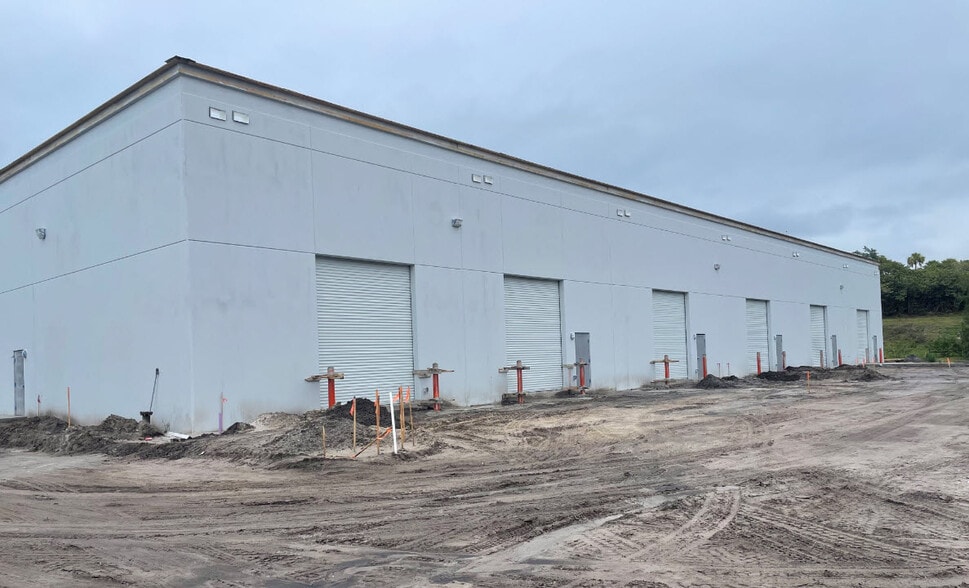 1240 SW Blue Water Way, Stuart, FL for sale - Building Photo - Image 1 of 1