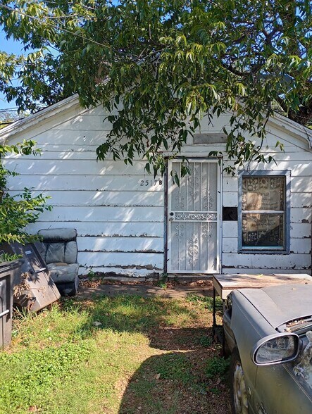 2517 Bomar Ave, Fort Worth, TX for sale - Primary Photo - Image 1 of 1