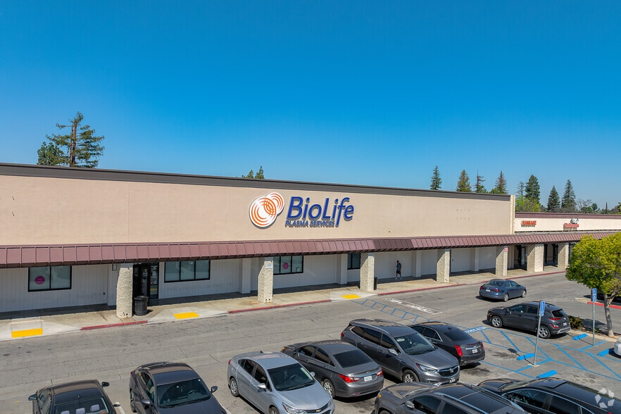 Ming Around the Corner portfolio of 2 properties for sale on LoopNet.com - Primary Photo - Image 2 of 4