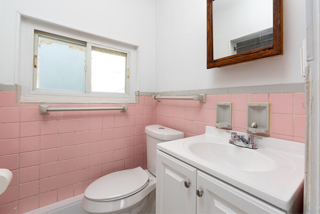 16200 Dixie Hwy, Davisburg, MI 48350 Parkway Efficiency Apartments