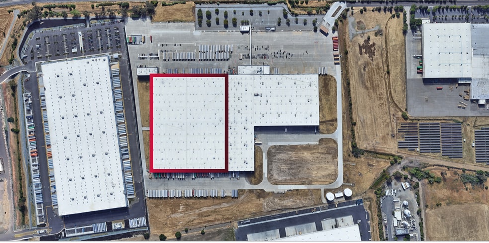 700 Crocker Dr, Vacaville, CA for lease - Building Photo - Image 2 of 4