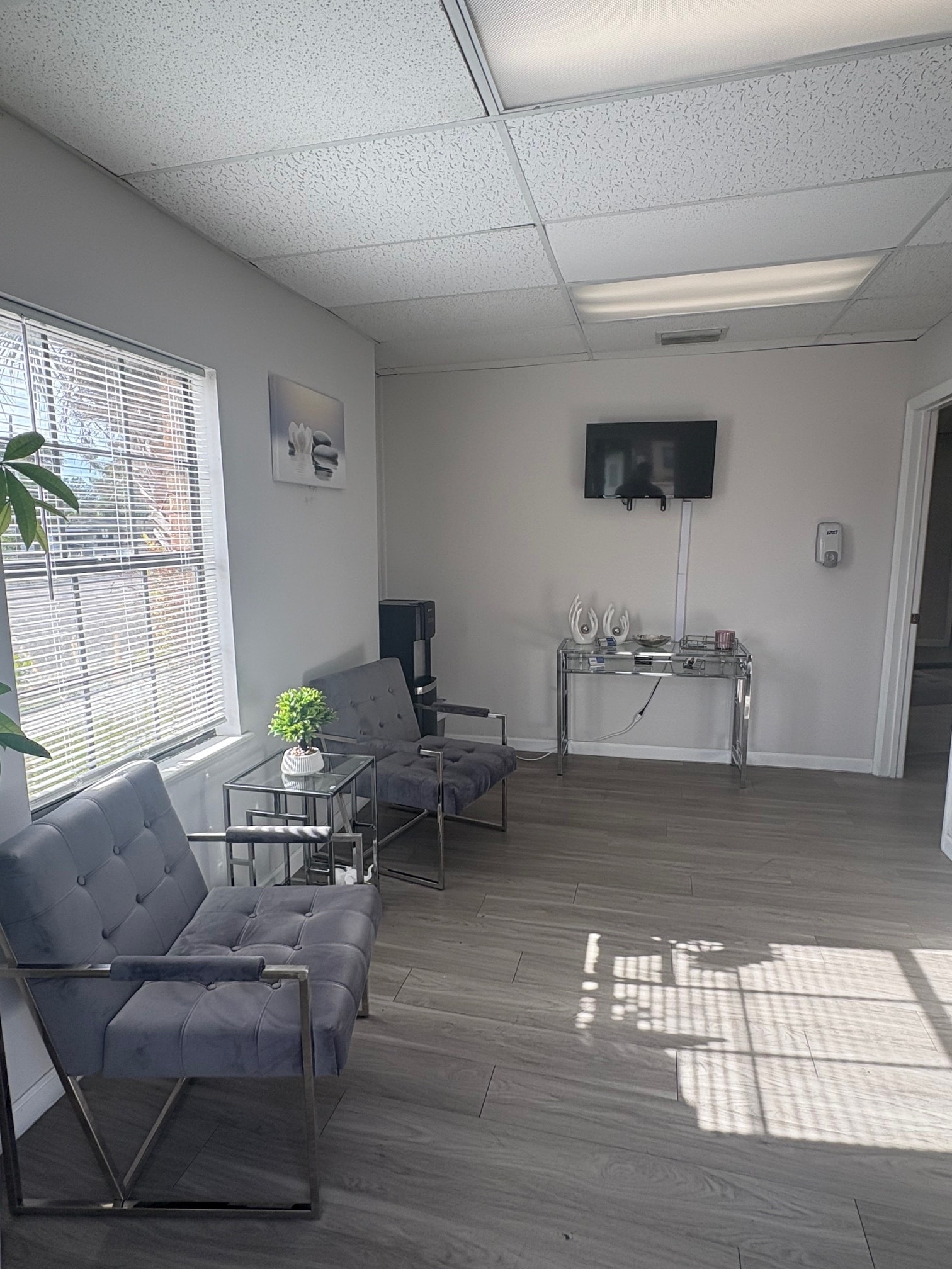 6105 Memorial Hwy, Tampa, FL for lease Interior Photo- Image 1 of 24