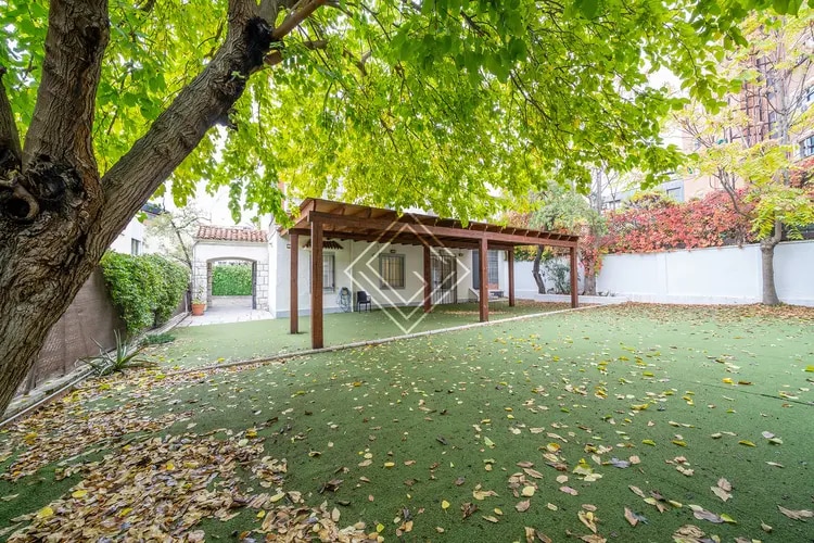 Office/Medical in Madrid, Madrid for lease - Building Photo - Image 1 of 1