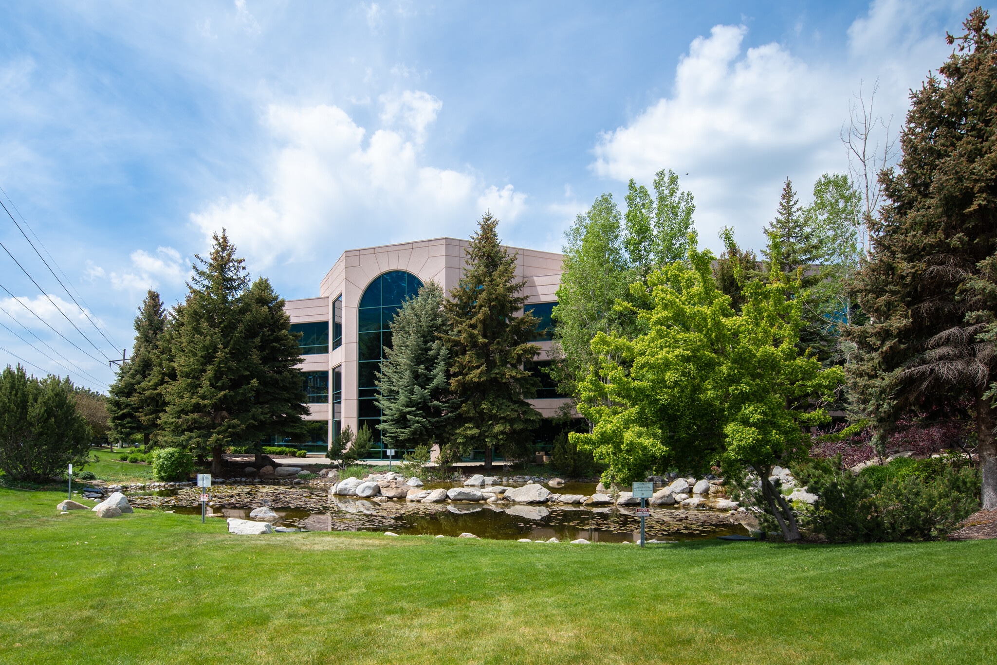 5152 N Edgewood Dr, Provo, UT 84604 Riverwoods Business Park