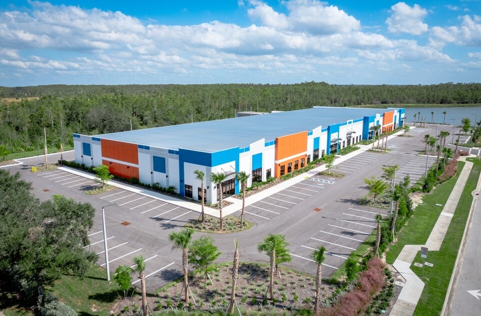 16091 Parallel, Fort Myers, FL for lease Interior Photo- Image 1 of 6