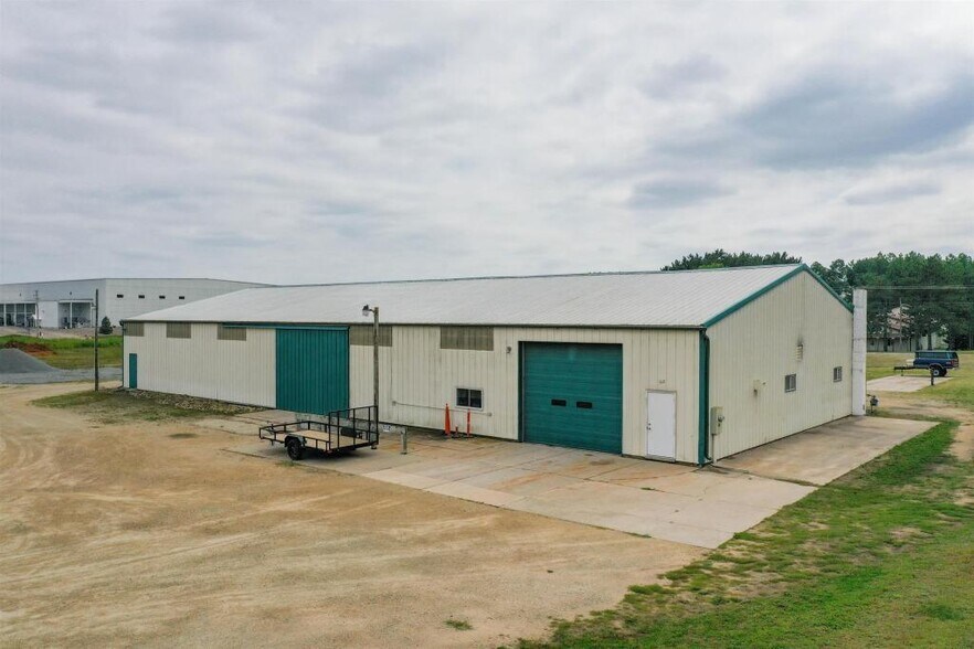 175 Quality Dr, Manawa, WI 54949