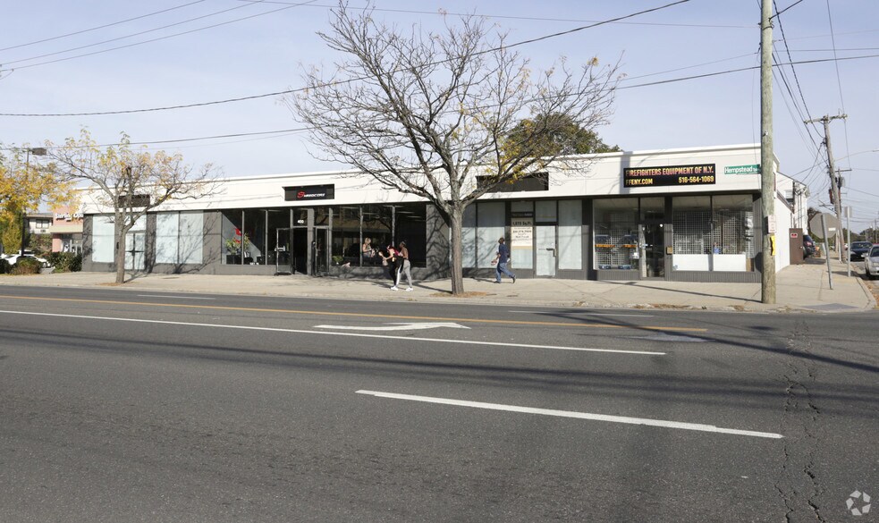 400 Hempstead Tpke, West Hempstead, NY for sale - Primary Photo - Image 1 of 1