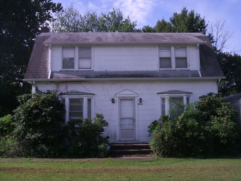 2111 Oak Tree Rd, Edison, NJ for sale - Building Photo - Image 1 of 1