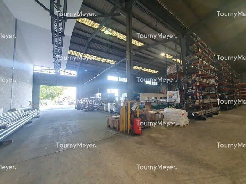 Office in Bègles for lease - Building Photo - Image 2 of 7