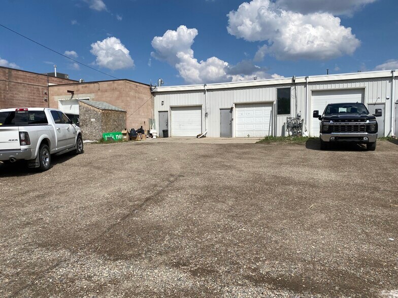 120 Mayor Magrath Dr N, Lethbridge, AB for lease - Building Photo - Image 2 of 4
