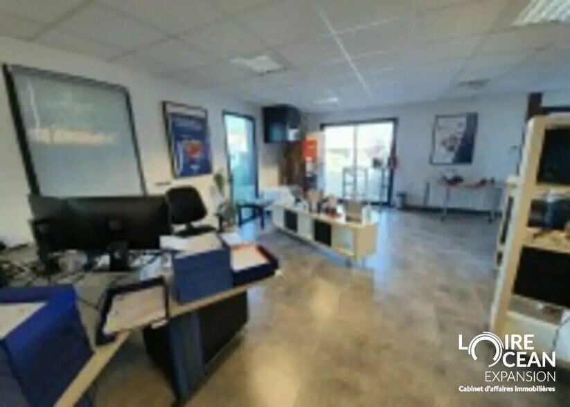 Office in Nantes for lease - Interior Photo - Image 3 of 4