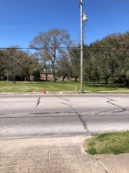 1304 S Gordon St, Alvin, TX for sale - Other - Image 2 of 4