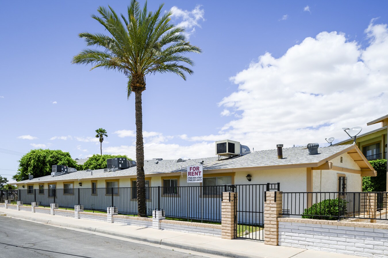 231 Canal Rd, Brawley, CA 92227