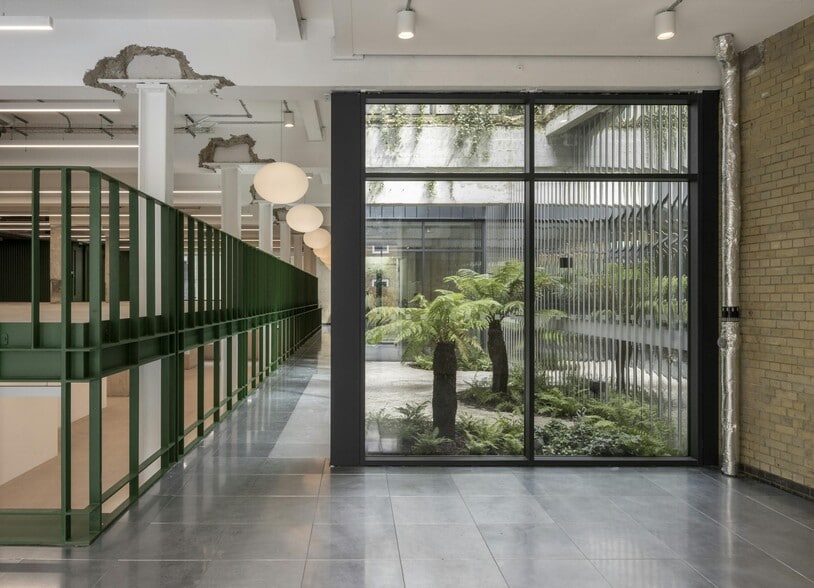 174-178 Mile End Rd, London for lease - Interior Photo - Image 3 of 60