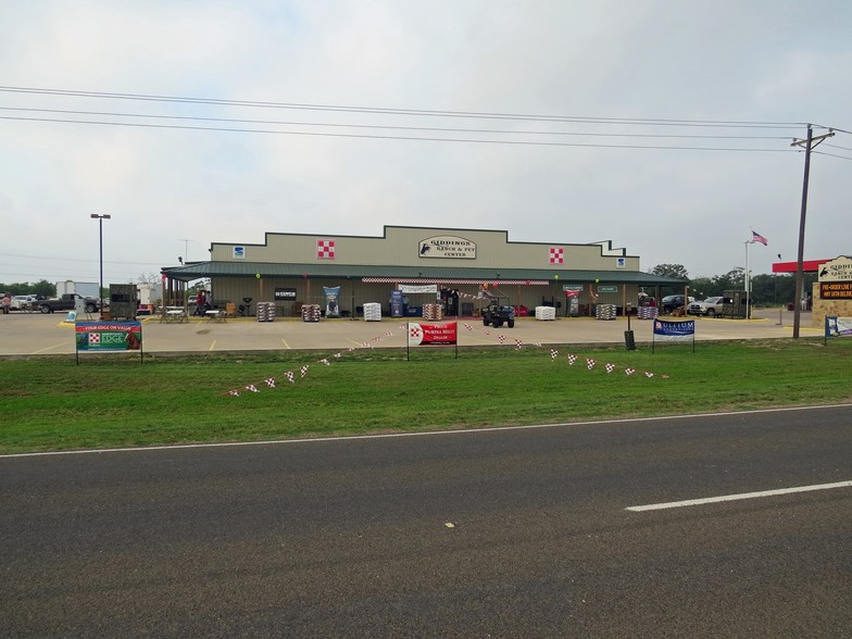 1790 W Austin St, Giddings, TX for sale - Primary Photo - Image 1 of 1