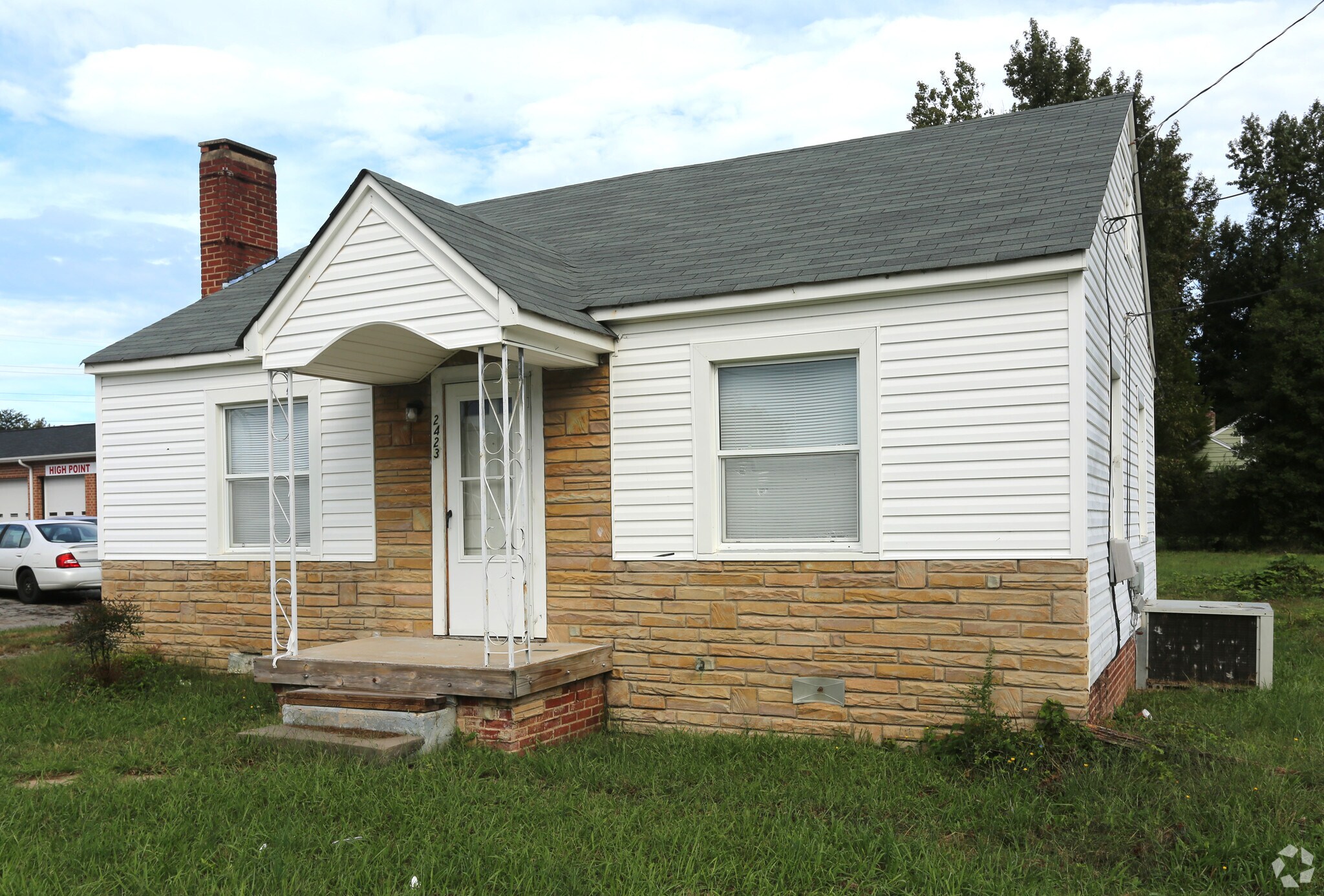 2417 E Kivett Dr, High Point, NC for sale Primary Photo- Image 1 of 1