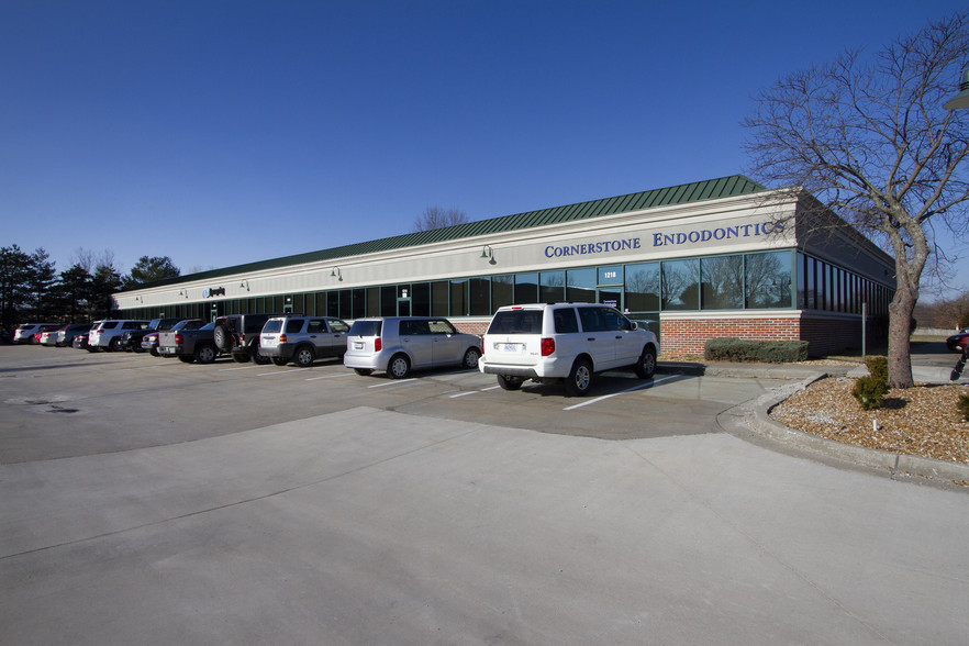 1270-1278 Windsor Dr, Lees Summit, MO for lease - Building Photo - Image 2 of 7