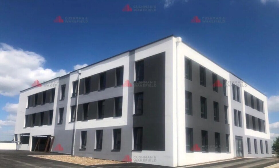 Office in Fontaine-lès-Dijon for lease - Building Photo - Image 2 of 4