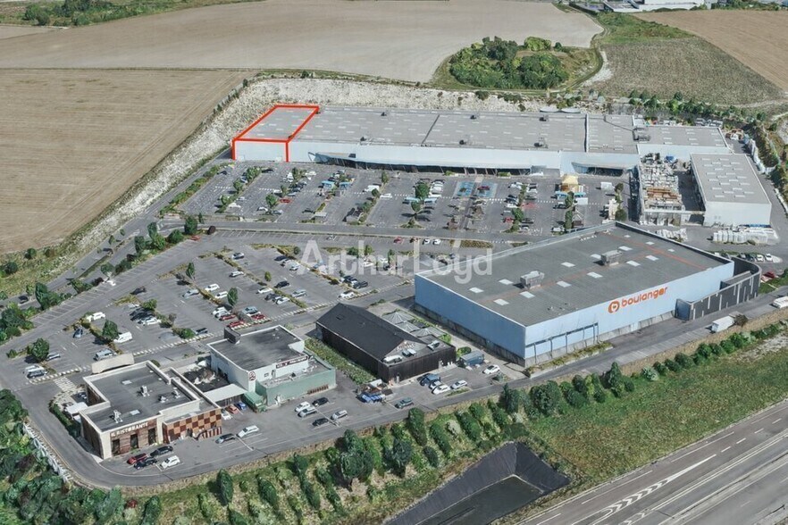 Retail in Thillois for lease - Building Photo - Image 3 of 3