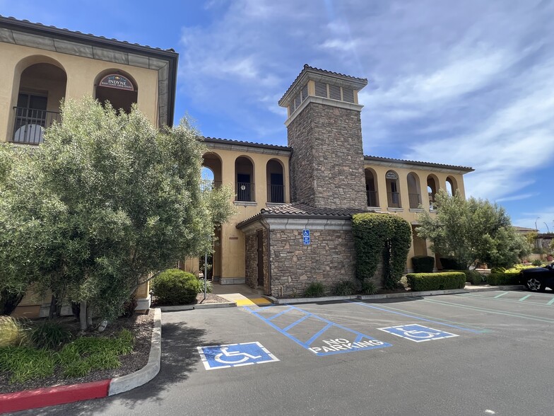 411-421 E Betteravia Rd, Santa Maria, CA for lease - Building Photo - Image 2 of 8