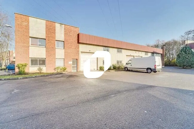 Location Local d'activités 140 m² à 450 m²