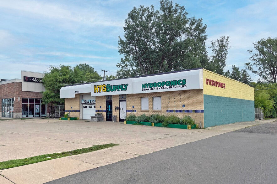 7889 Telegraph Rd, Taylor, MI for lease - Primary Photo - Image 1 of 7