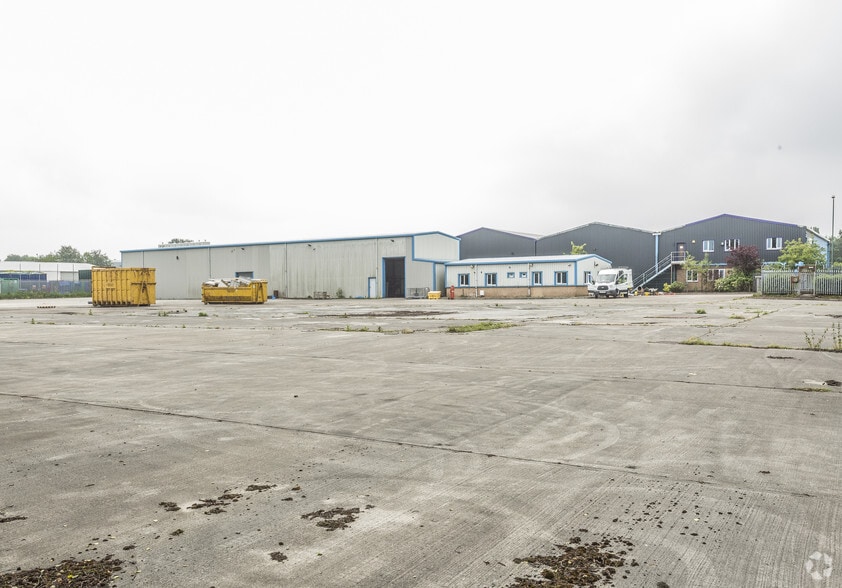 Penketh Pl, Skelmersdale for sale - Building Photo - Image 1 of 1