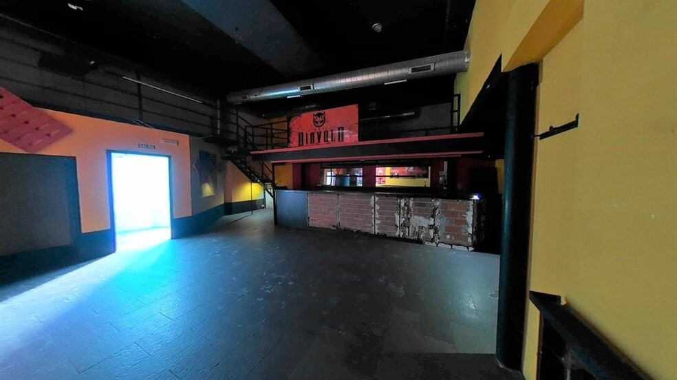 Retail in Villablino for sale - Building Photo - Image 3 of 8