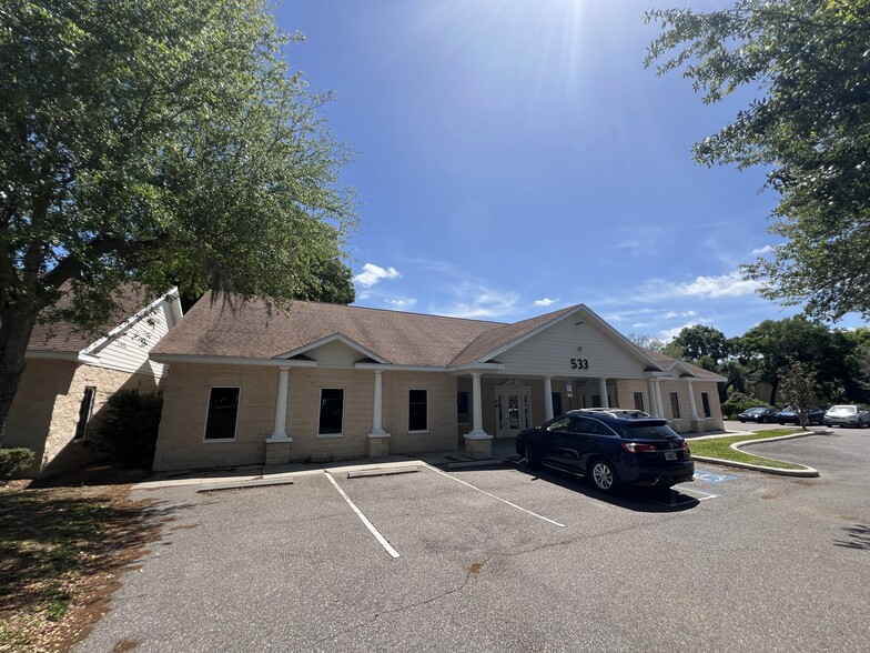 533 Medical Oaks Ave, Brandon, FL for lease - Building Photo - Image 2 of 17