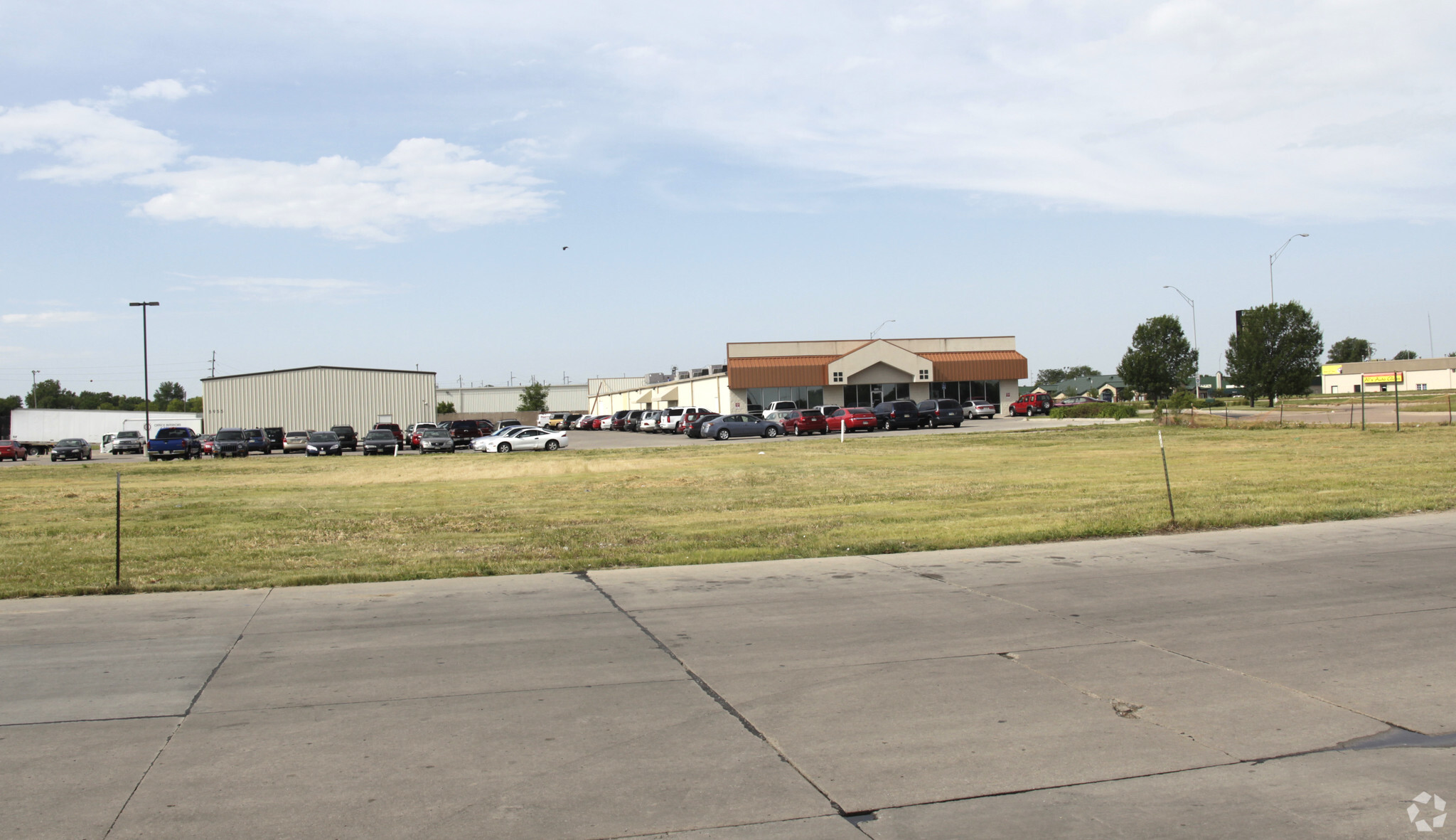 6081 Cornhusker Hwy, Lincoln, NE for sale Primary Photo- Image 1 of 1