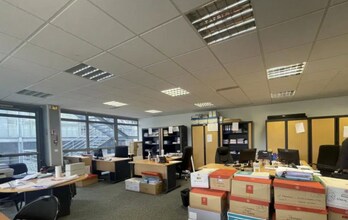 Office in Orsay for lease Building Photo- Image 1 of 5