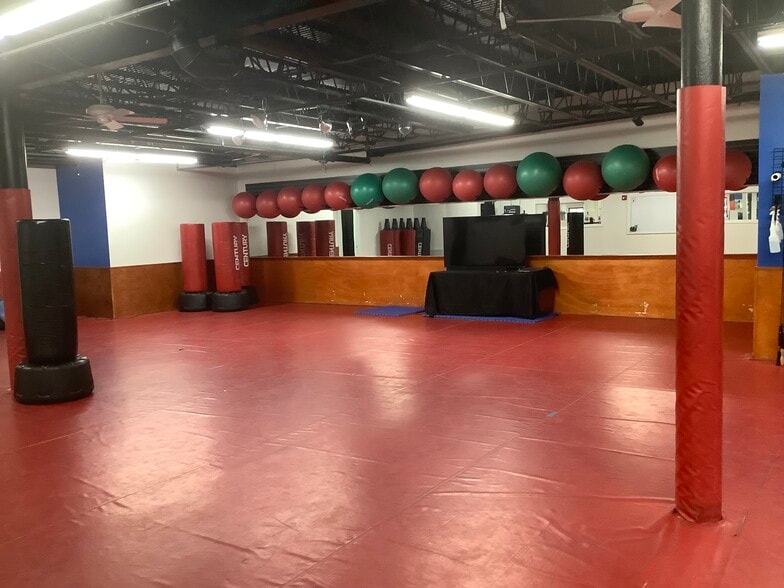 19 Willow St, Natick, MA for lease - Interior Photo - Image 3 of 25