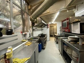 Retail in Barcelona, Barcelona for lease Interior Photo- Image 1 of 5