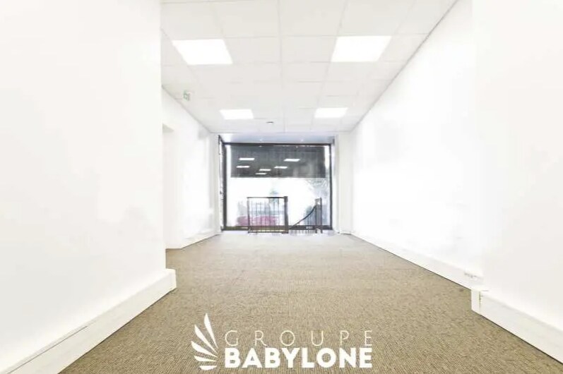Office in Neuilly-sur-Seine for lease Interior Photo- Image 1 of 4