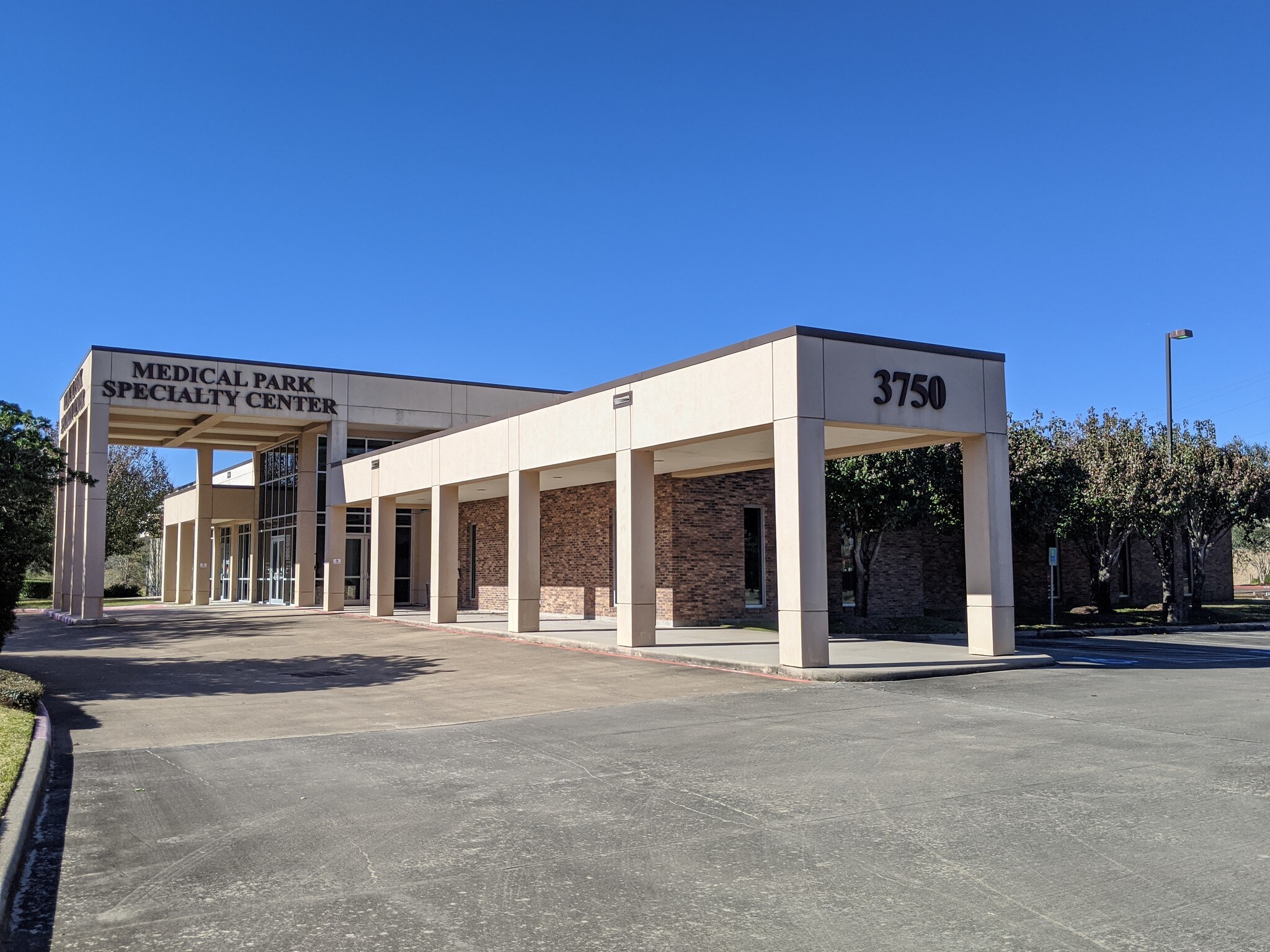 3750 Medical Park Dr, Dickinson, TX for sale Building Photo- Image 1 of 1