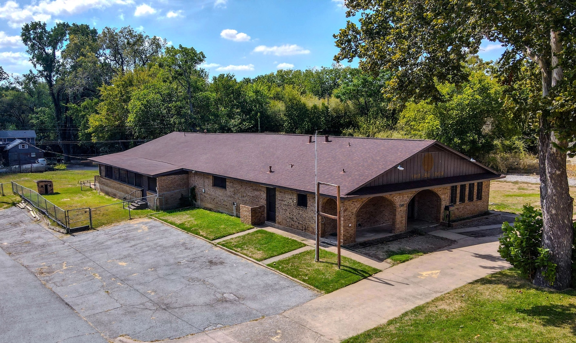 1500 W Crawford St, Denison, TX for sale Primary Photo- Image 1 of 25