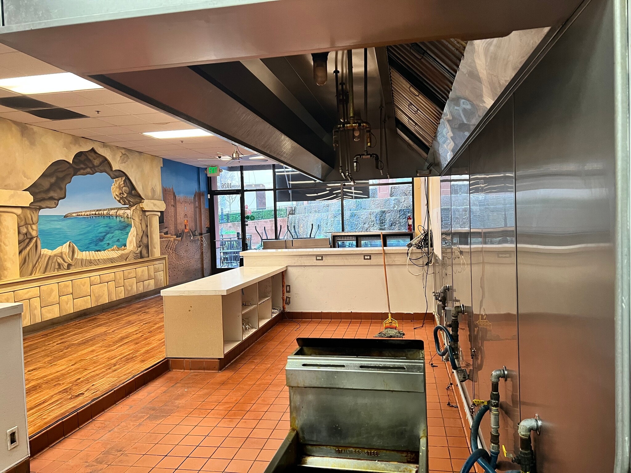 992-998 4th St, San Rafael, CA for lease Interior Photo- Image 1 of 5