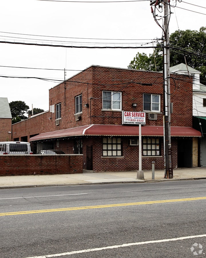 3552 E Tremont Ave, Bronx, NY 10465