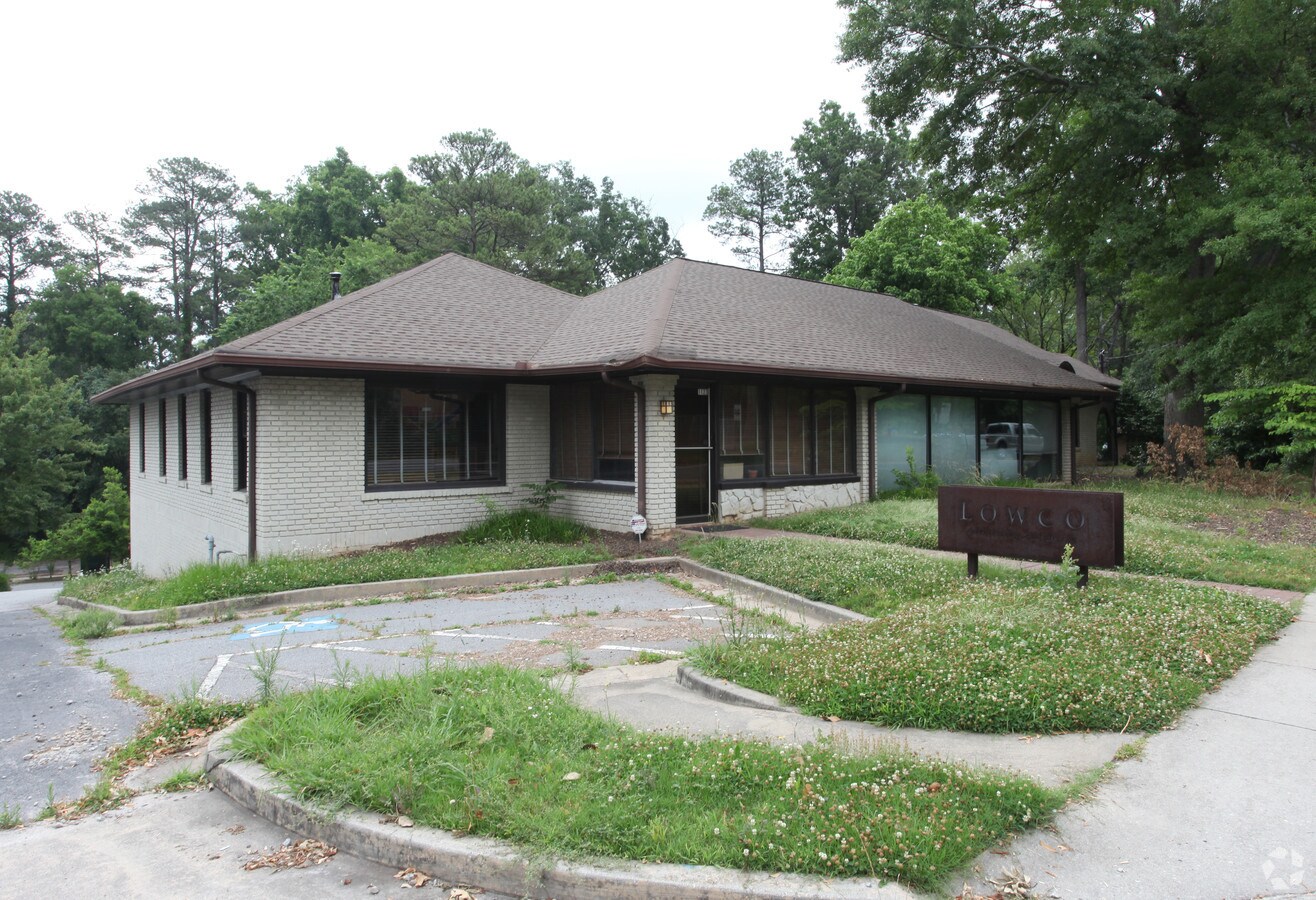 1123 Clairmont Rd, Decatur, GA 30030