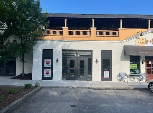 8 Kings Cir, Atlanta, GA for sale - Building Photo - Image 1 of 1