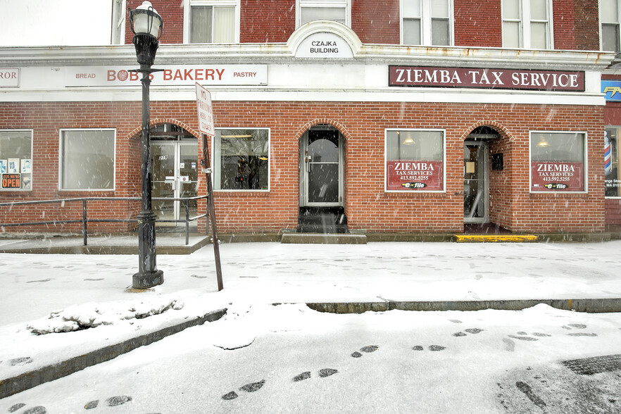 214 Exchange St, Chicopee, MA for sale - Building Photo - Image 1 of 1