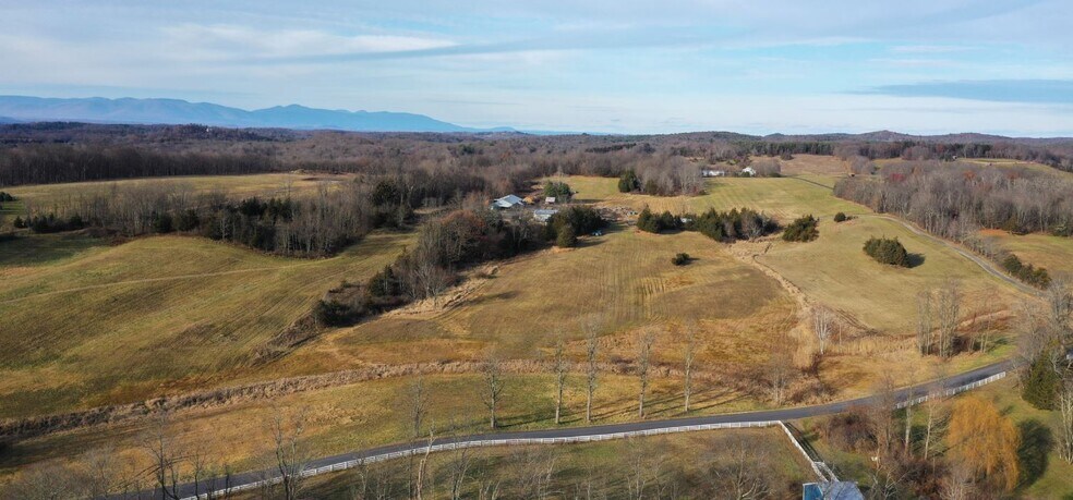 57 W Meadowbrook Ln, Staatsburg, NY for sale - Building Photo - Image 1 of 1