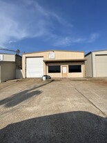 Warehouse near Kemah with Highway frontage - Warehouse