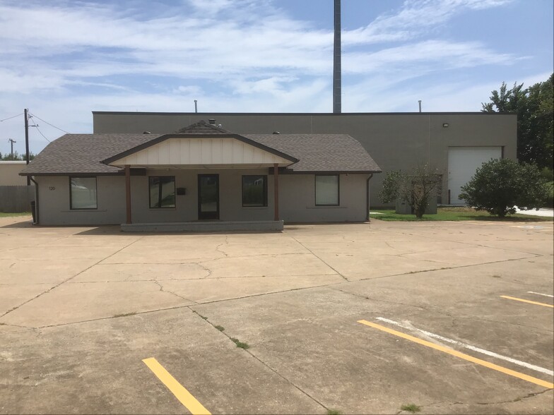 120 SW 4th St, Moore, OK for sale - Building Photo - Image 3 of 23