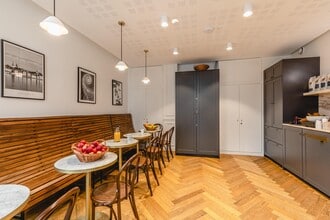 3 Rue De Stockholm, Paris for lease Interior Photo- Image 1 of 9