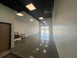 12221 Ashford Dr, Yukon, OK for lease Interior Photo- Image 1 of 2