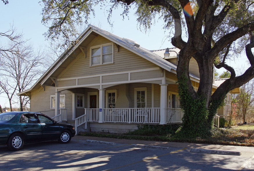 2401 Hunter Rd, San Marcos, TX for lease - Building Photo - Image 3 of 5