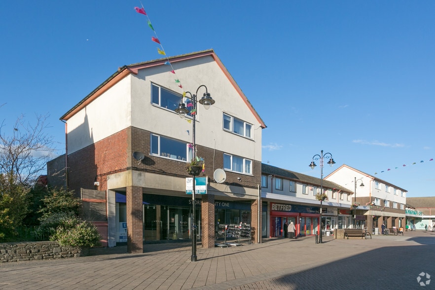 43 Newport Rd, Caldicot for sale - Primary Photo - Image 1 of 1