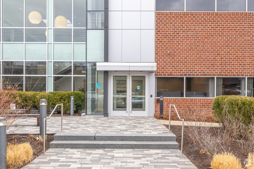 300 Billerica Rd, Chelmsford, MA for lease - Building Photo - Image 2 of 5