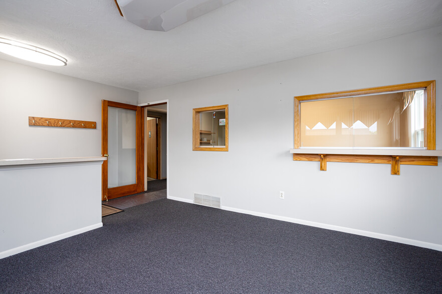 113 Harris St, Lodi, OH for lease - Interior Photo - Image 2 of 18